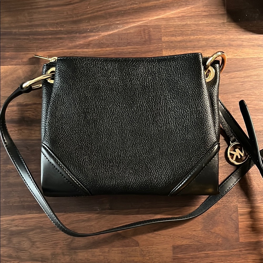 NWT Michael Kors Nicole Large Triple Compartment Black Leather Crossbody Bag - Picture 4 of 5